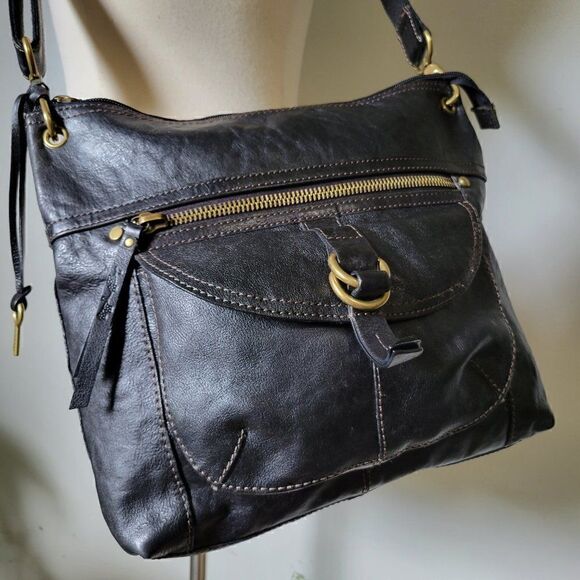 EUC FOSSIL BLACK GENUINE LEATHER SLING BAG MEDIUM - Picture 2 of 16